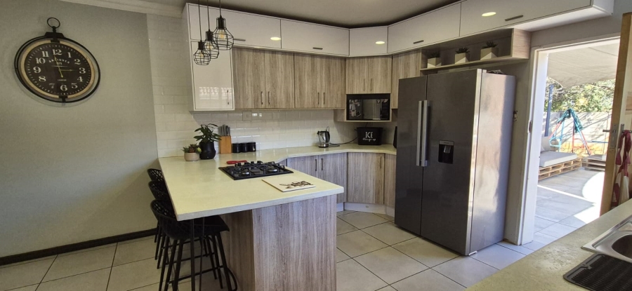 3 Bedroom Property for Sale in Roodia Free State
